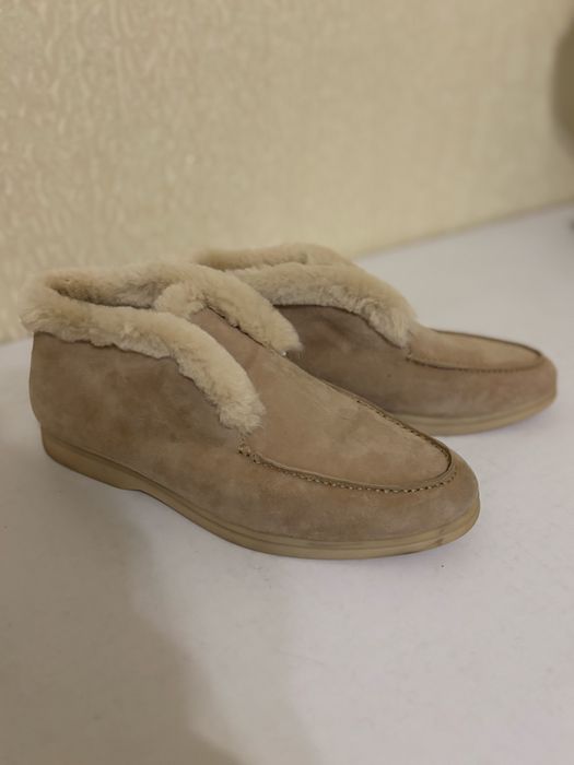 Лоферы Loro Piana Open Walk / Слиперы замшевые с мехом (оригинал)