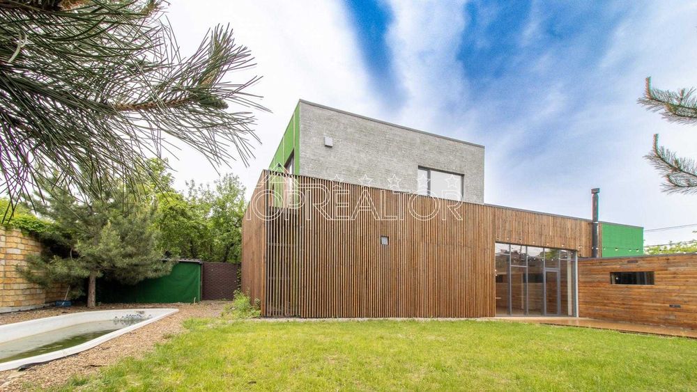 Продам роскошный дом на пр. Науки