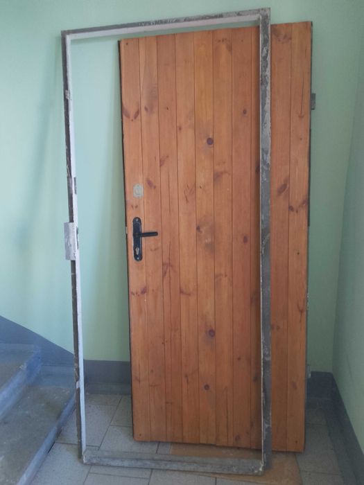 Двері вхідні металеві