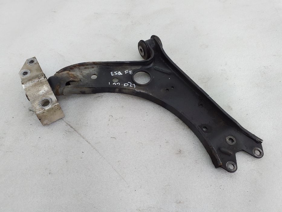 Braço de suspensão frente esquerdo SKODA Octavia II Hatchback (1Z3)