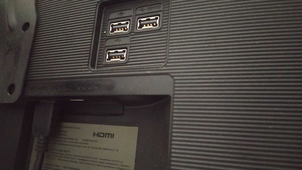 Смарт-монітор Samsung S32BM702UI