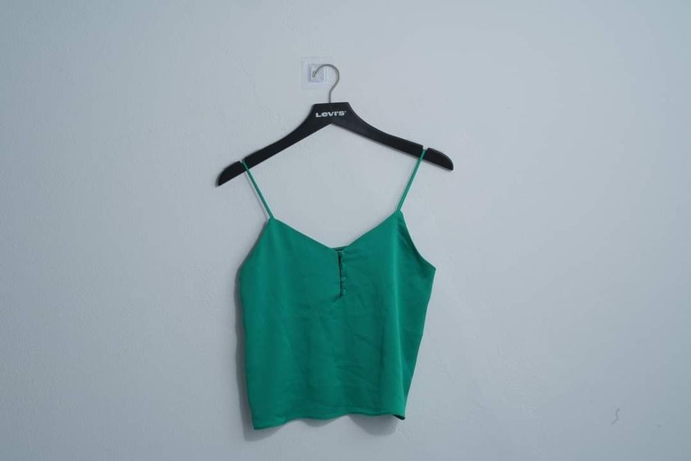Top verde, bershka, tamanho XS, como novo