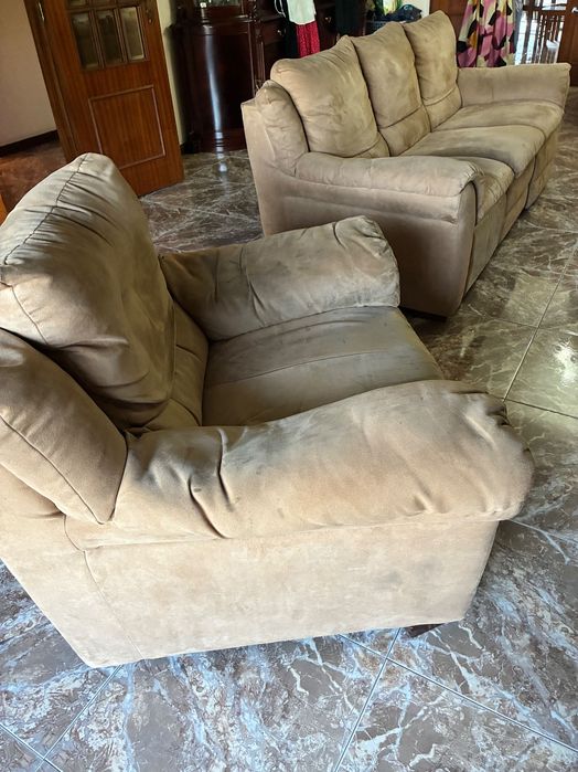 Sofá beje em bom estado