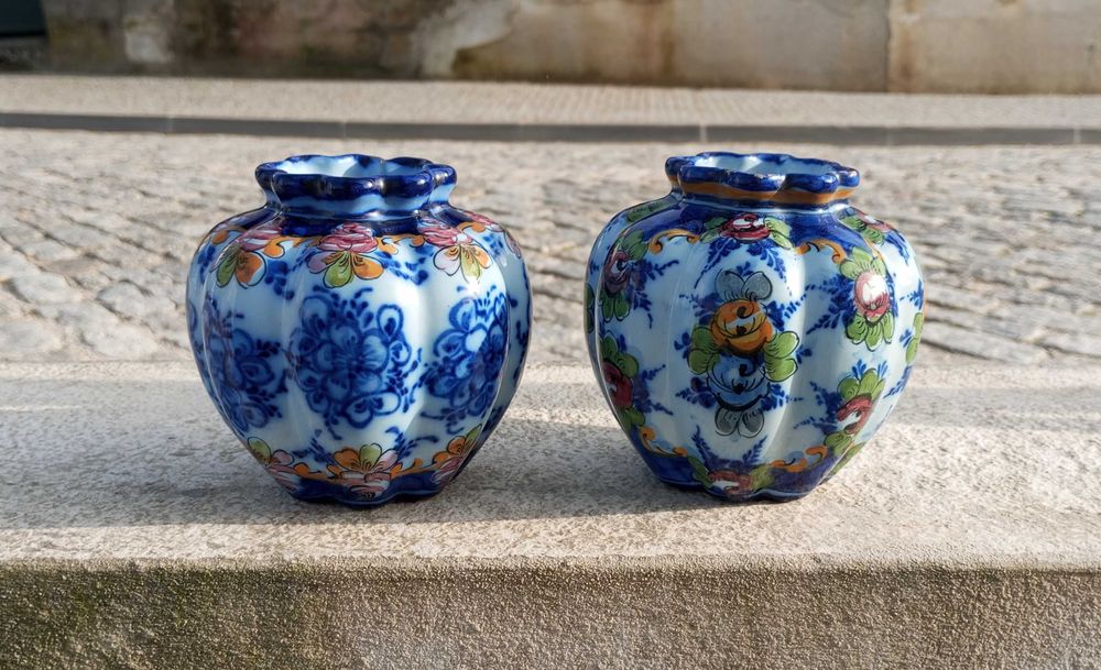 Antigas jarras em faiança E.P.L. Alcobaça