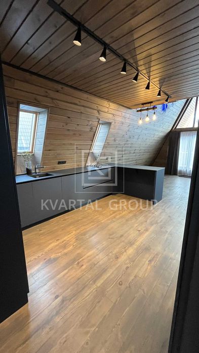 A-Frame у Бучі 116 м² з дизайнерським ремонтом і терасами