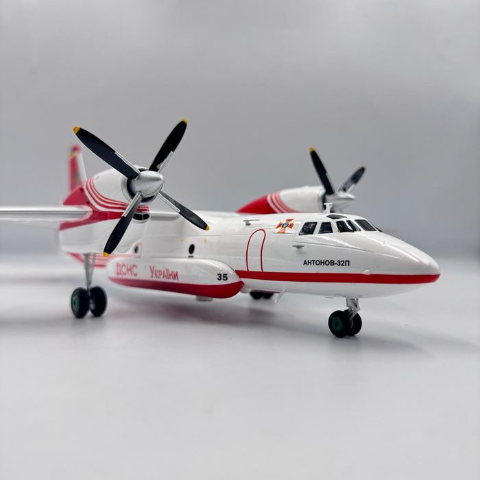 Преміум модель літака Ан-32П Пожежний ДСНС України, масштаб 1:72 (40см