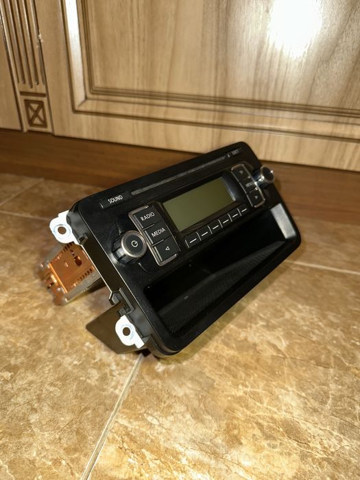 Магнітола штатна Volkswagen Golf 5