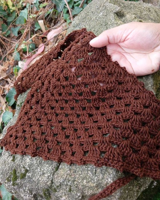 Bandana de crochet feito à mão