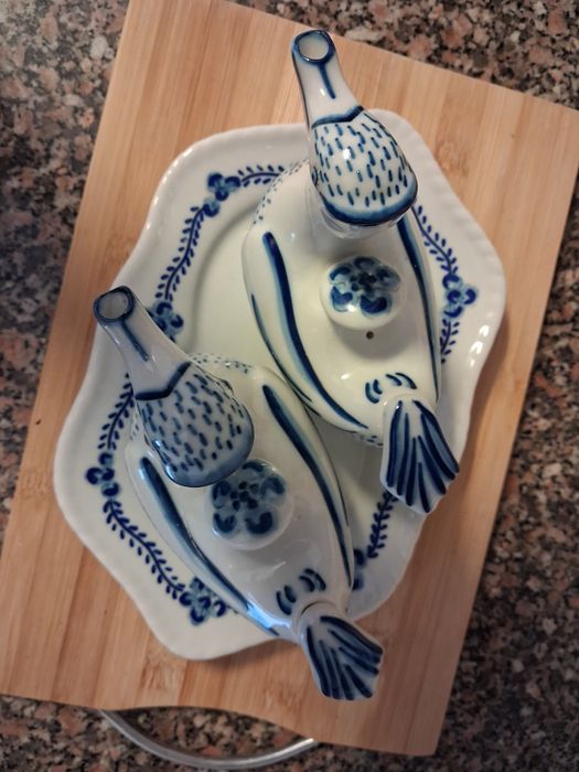 Galheteiro em porcelana de Viena do Castelo