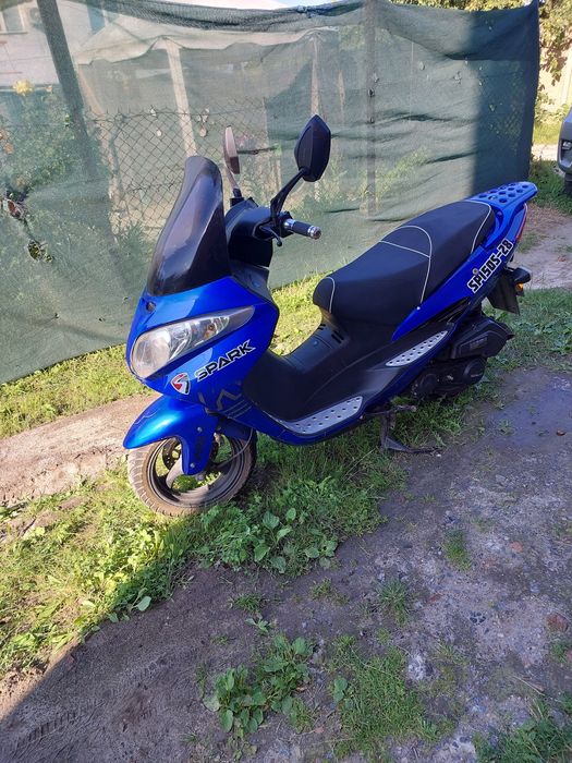 Мопед в хорошем состояние