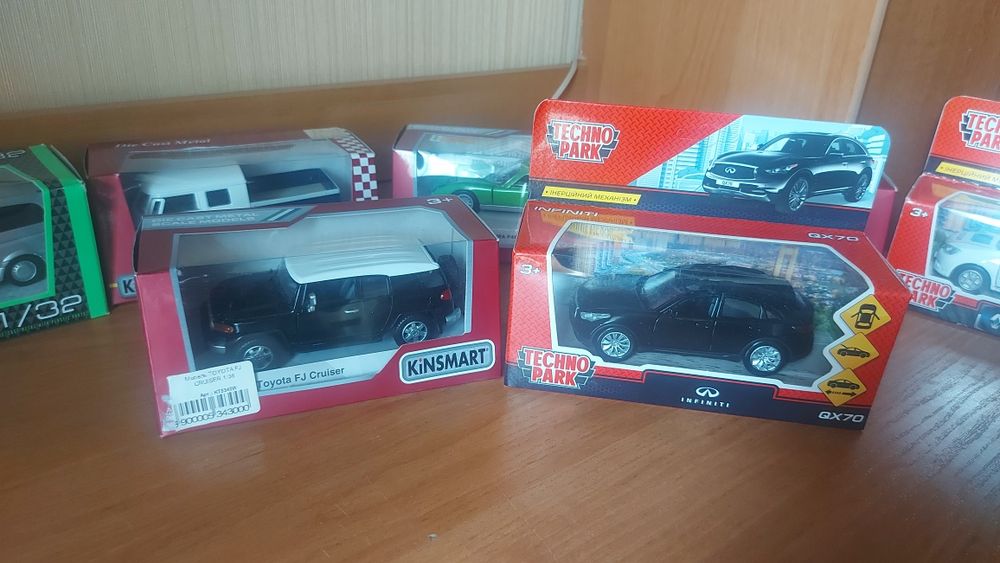 Продаю детские модели  машинок.