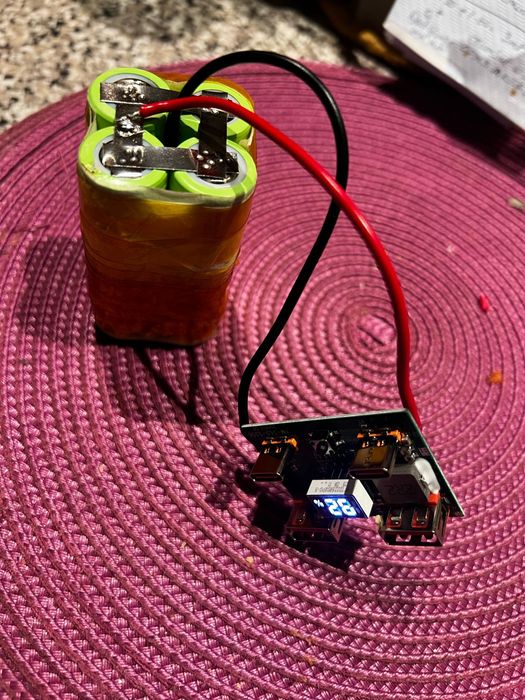 Корпус на 4 шт АКБ 21700 повербанка пой пайку