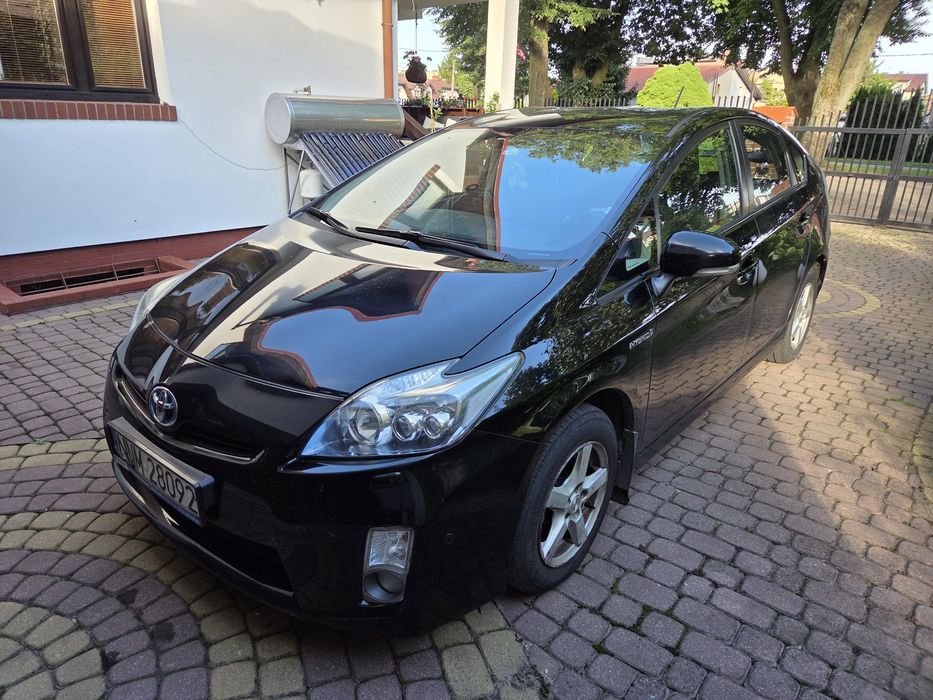 Toyota Prius 1.8 Benzyna Hybryda