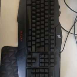 PC Lenovo com monitor