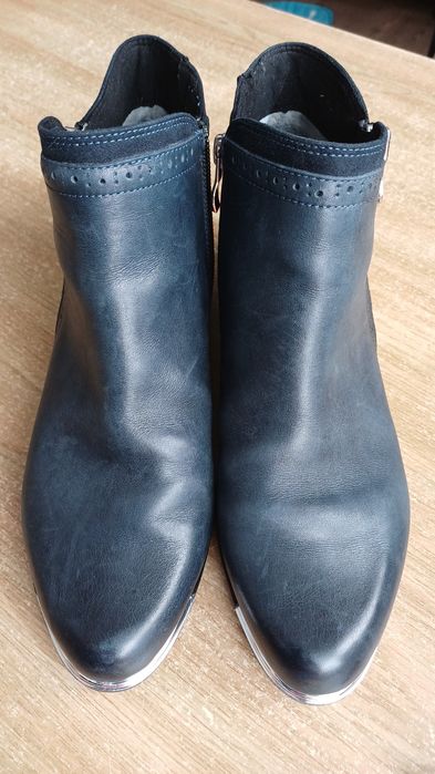 Ботильони ботинки жіночі шкіра 39