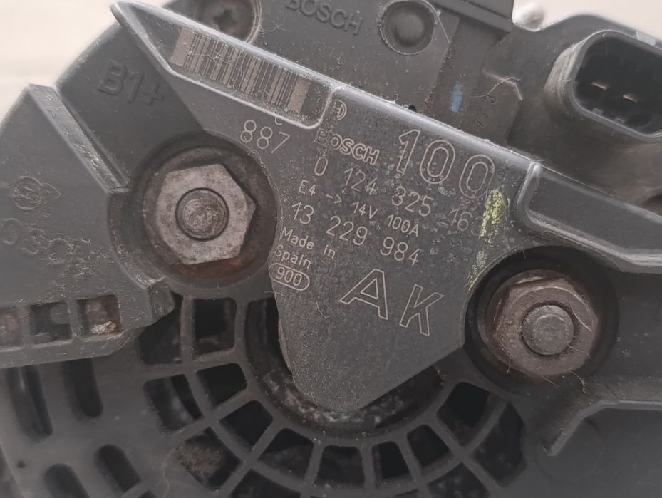 Opel Meriva A 1.6 16V alternator 100A