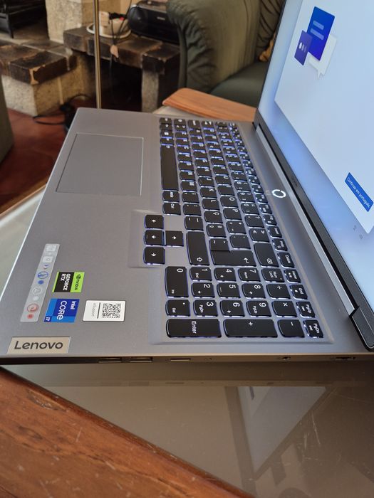 Portátil Lenovo Legion 5 16IRX9