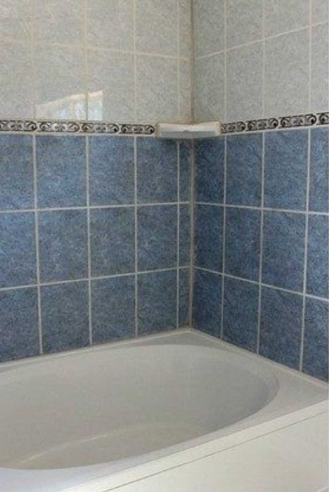 Пол дома 2 комнаты, гараж, участок.