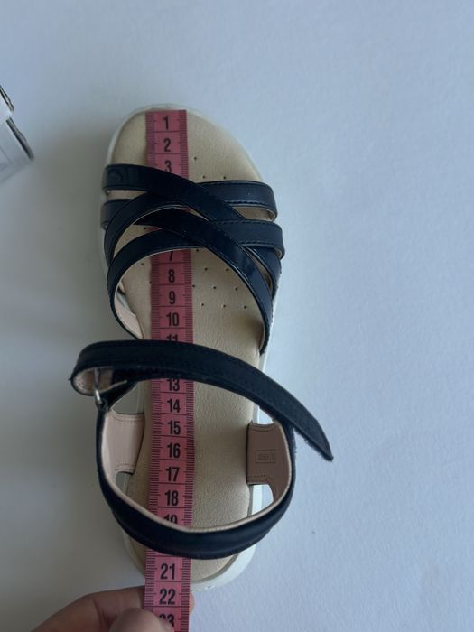 Сандалі  для дівчинки Geox 33 розмір
