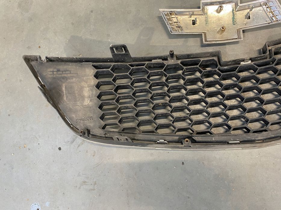 chevrolet spark iii grill atrapa
