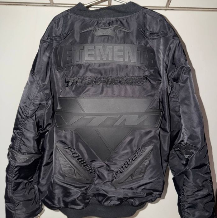 Бомбер Vetements Alpha Industries Black