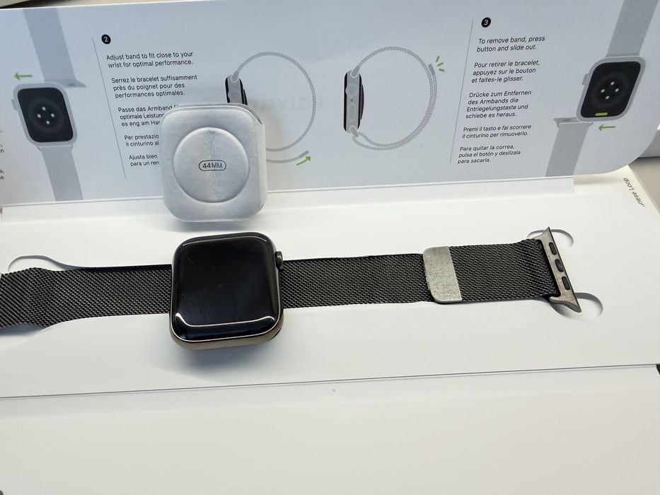 Часы AppleWatch 6 series