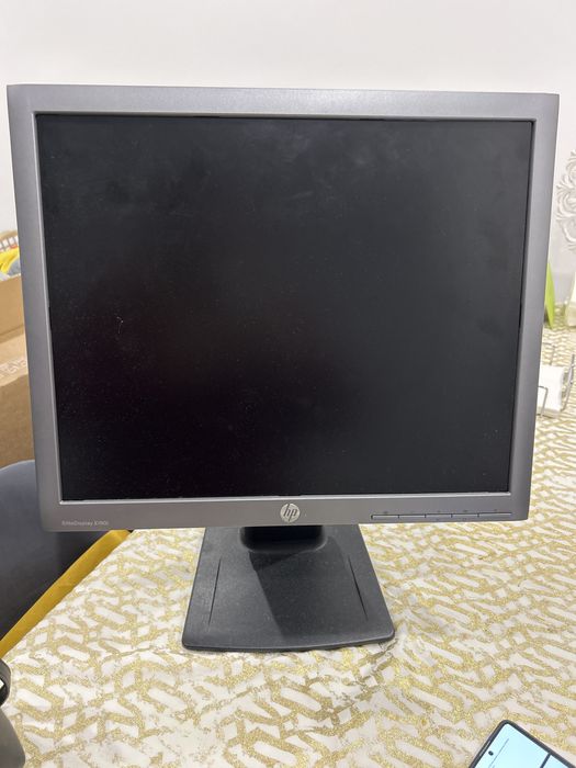 Monitor HP e190i ips display