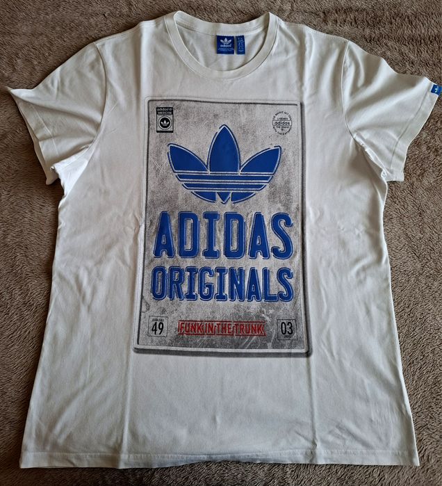 Camisola adidas,  modelo americano