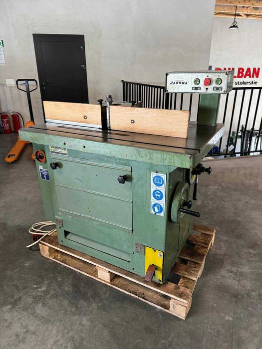 Frezarka dolnowrzecionowa JAROMA  wrzeciono uchylne pod kątem