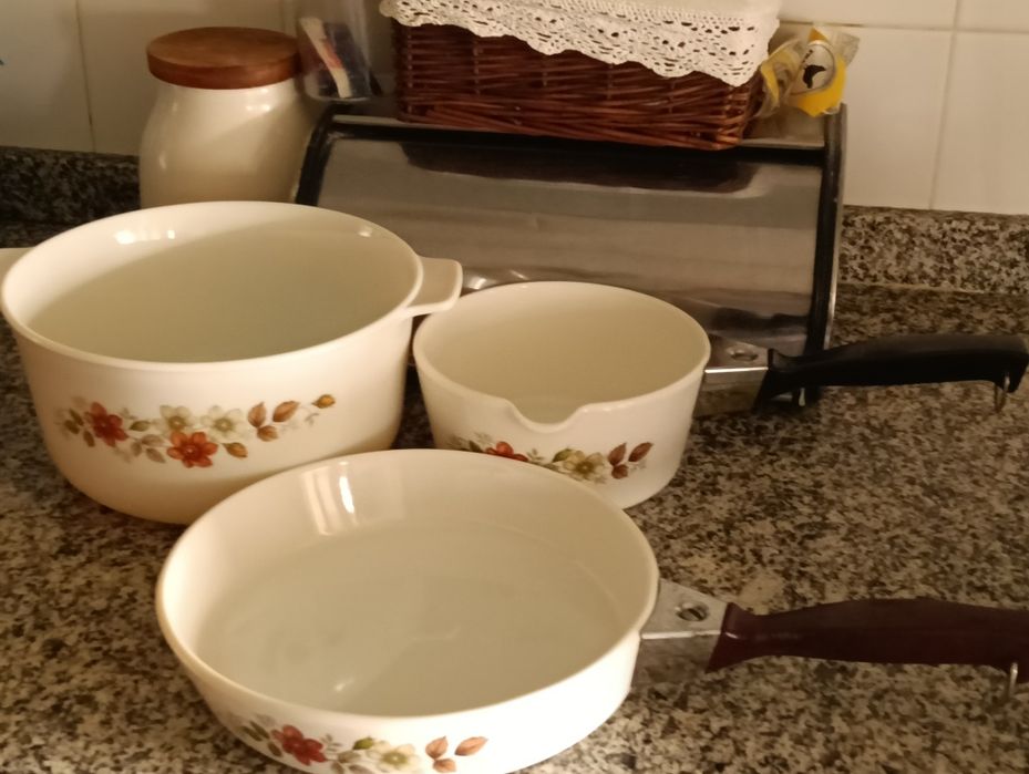 Caçarolas vintage francesas, gênero pirex