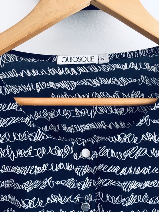 Bluzka wzory granat navy basic luźna Quiosque