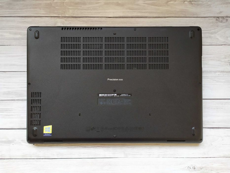 Dell Precision 3530 FHD i5-8400H/16GB DDR4/256GB SSD/NVIDIA P600 4GB