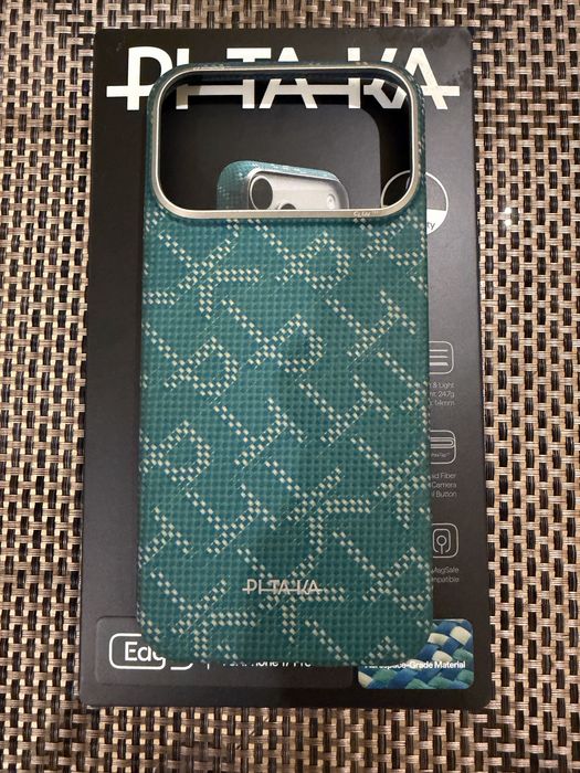 Чехол чохол Pitaka 17/18 pro max Ultra-Slim Green/Gold