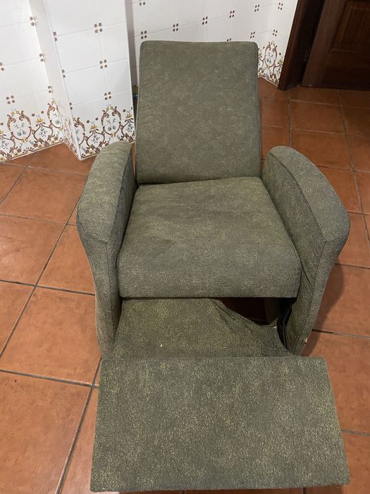 Sofa cama  com algumas marcad de uso
