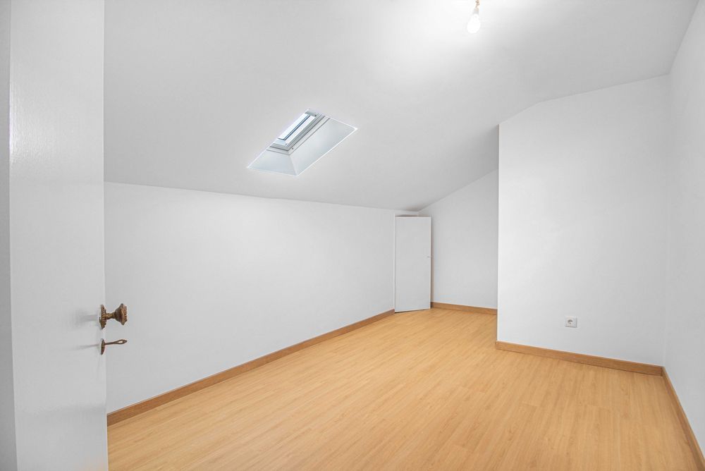 Duplex T4, ás Portas de Benfica, ou permutamos