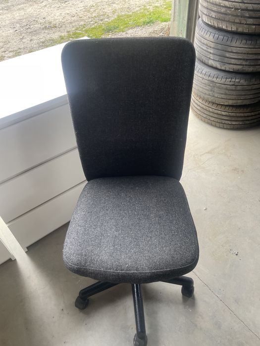 Fotel biurkowy obrotowy