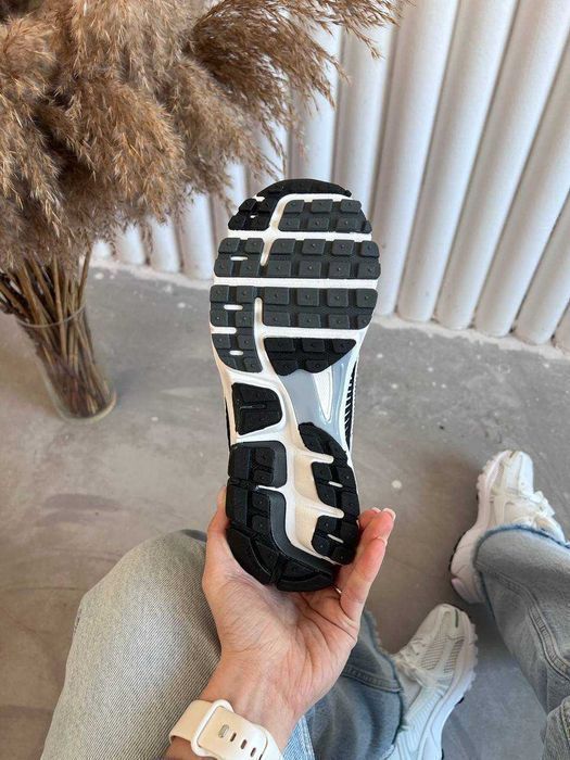 Кроссовки Nike Vomero 5 Classic  Оригинал женские новые