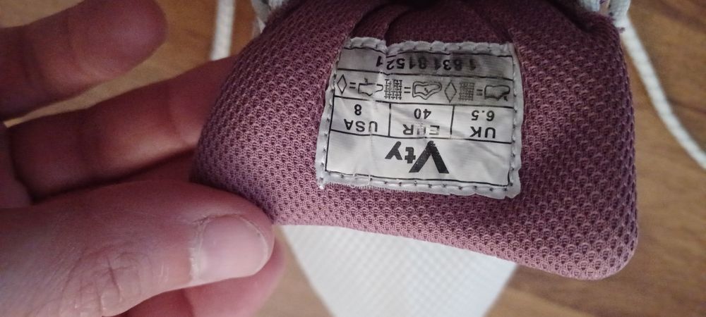 Buty sportowe Vty stan bdb r. 40