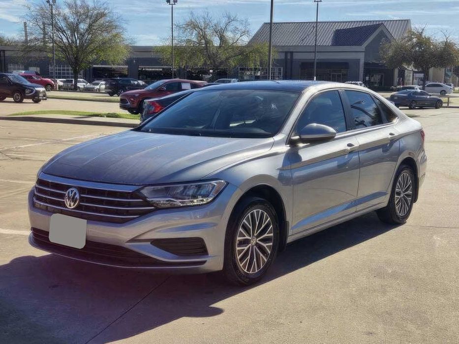 Volkswagen Jetta SE      2021