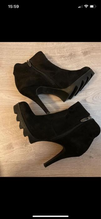 Botki zamszowe Tamaris  r. 38/24