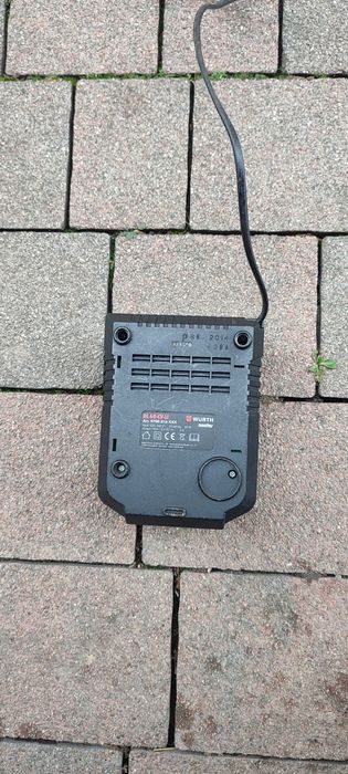Ładowarka i bateria Hürth
