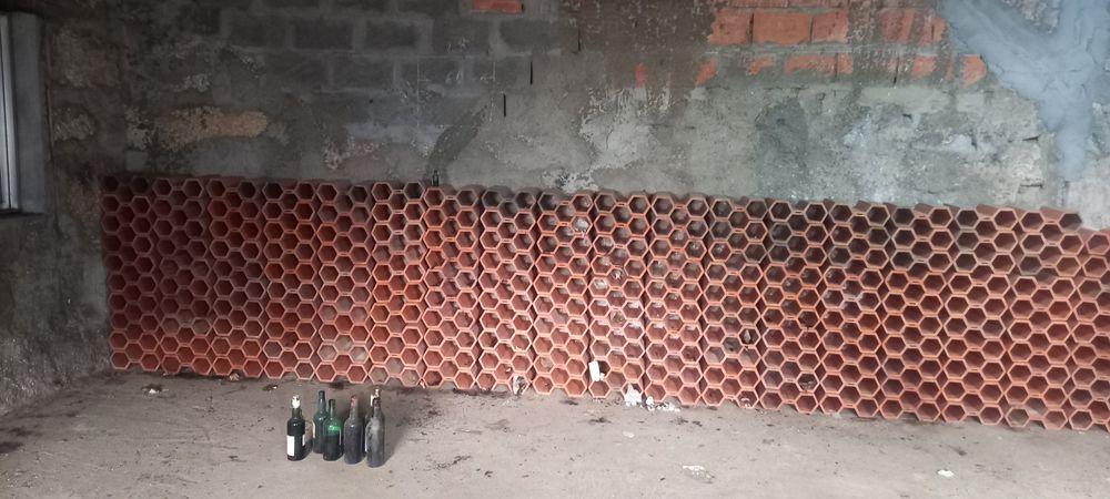 Garrafeira de tijolo