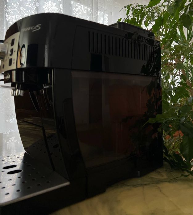 DeLonghi ECAM 22.110 B Magnifica S - це кавоварка кофемашина