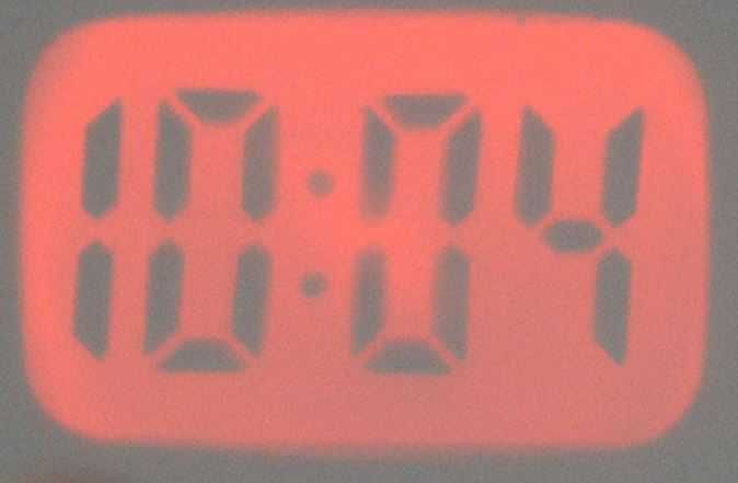 Годинник міні цифровий світлодіодний із проекцією часу (із брелоком)