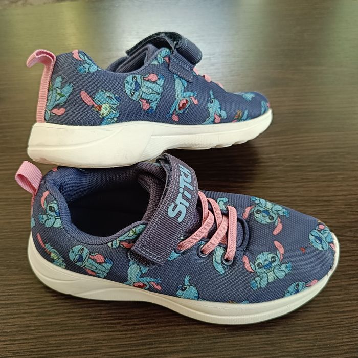 Кросівки зі Стічем Primark