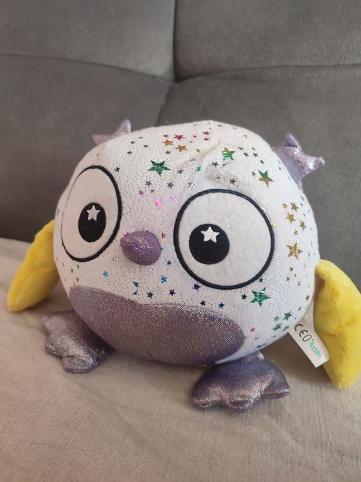Pluszak sowa w świecące gwiazdeczki z metką