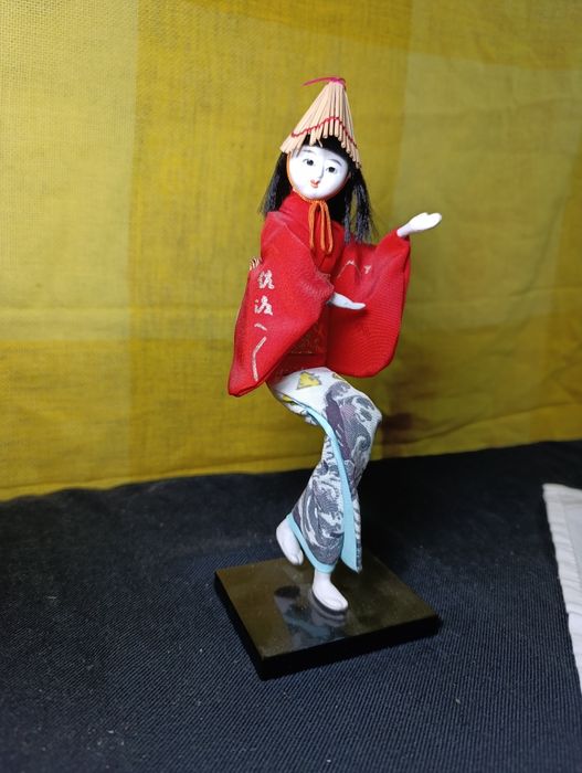 Лялька гейші з Японії