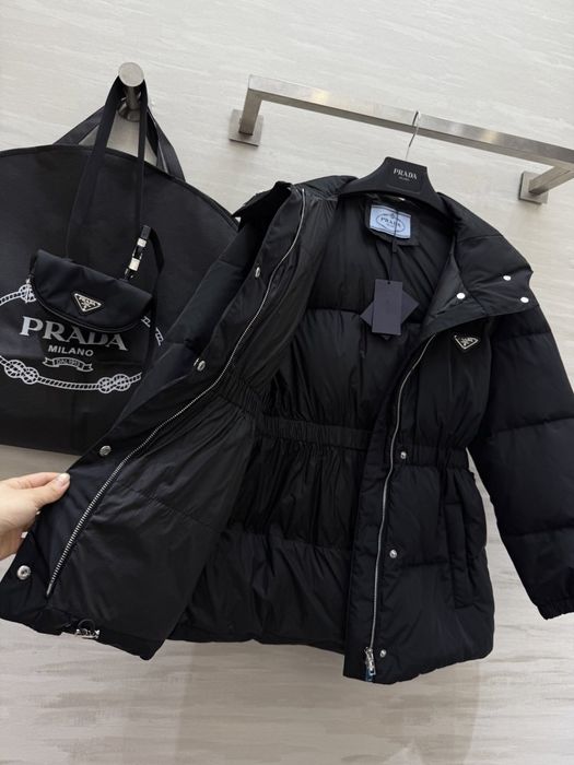 Куртка жіноча Prada ( Нова )