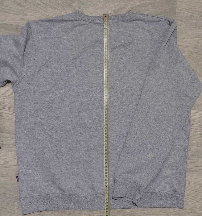 Szara bluza marki EA7 Emporio Arman rozmiar L.