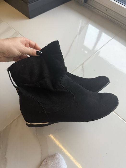 Чорні осінні черевички 39